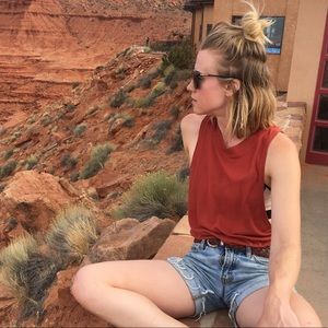 Meet your Posher, Hallie